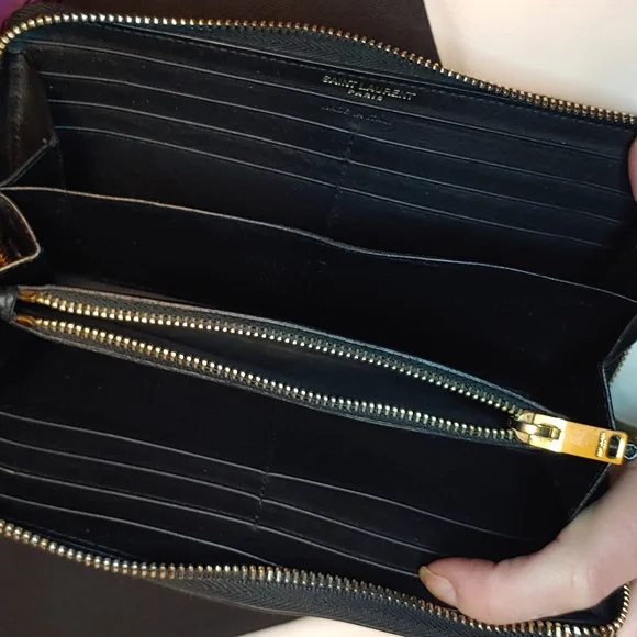 Saint Laurent Black Wallet with Gold Logo - Picture 4 of 9